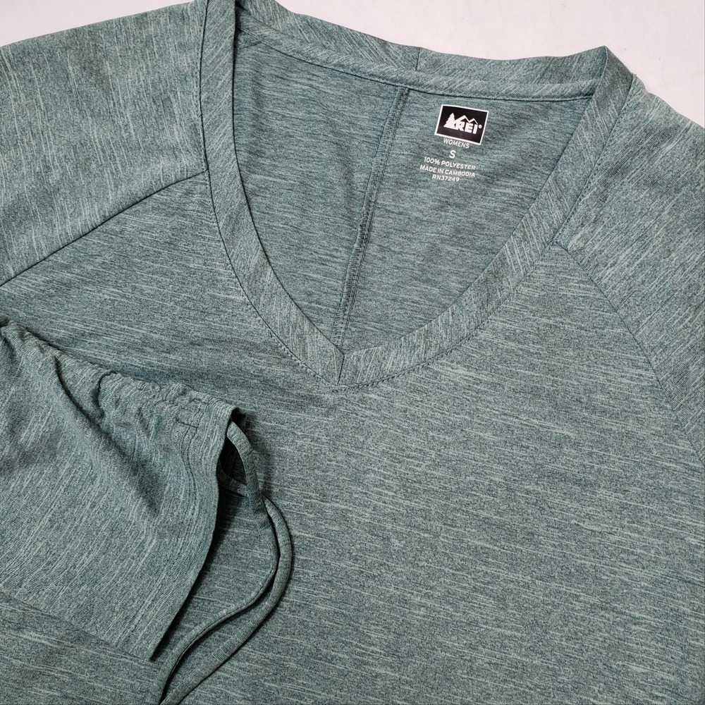 REI Base Layer Women's Size Small 3/4 Sleeve Green Pullover Shirt V Neck Stretch